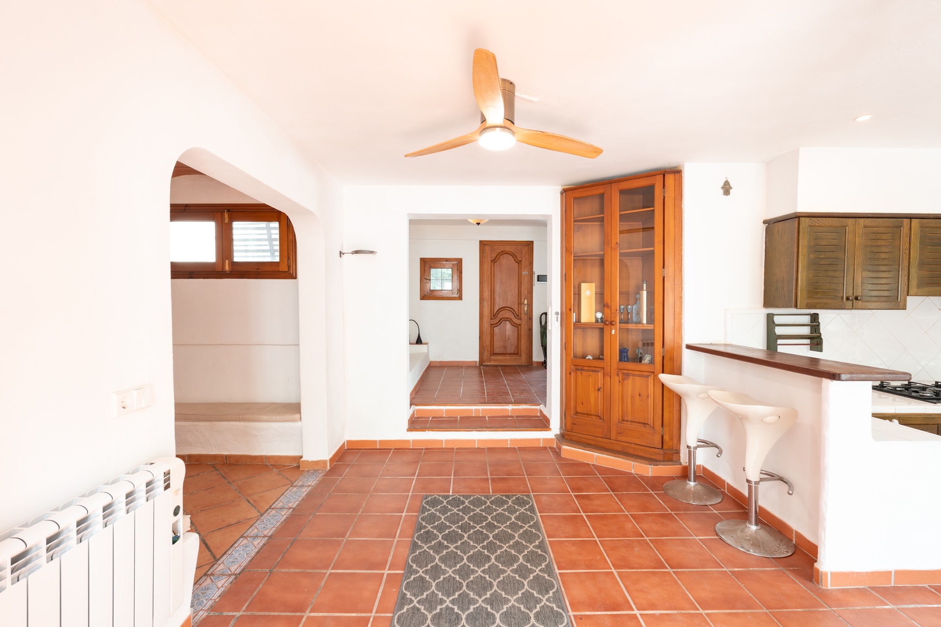 Resa Estates house huis te koop Siesta kitchen hallway.jpg